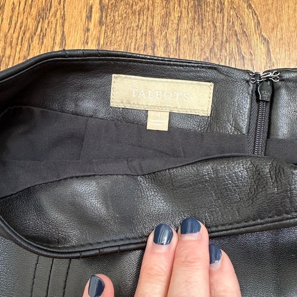 Real Leather Skirt - Picture 5 of 5